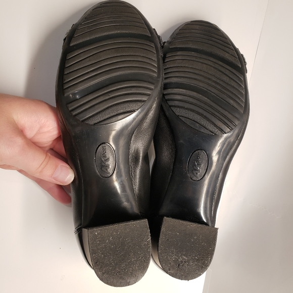 Size 7M, Black 2 inch Heels - Picture 6 of 11